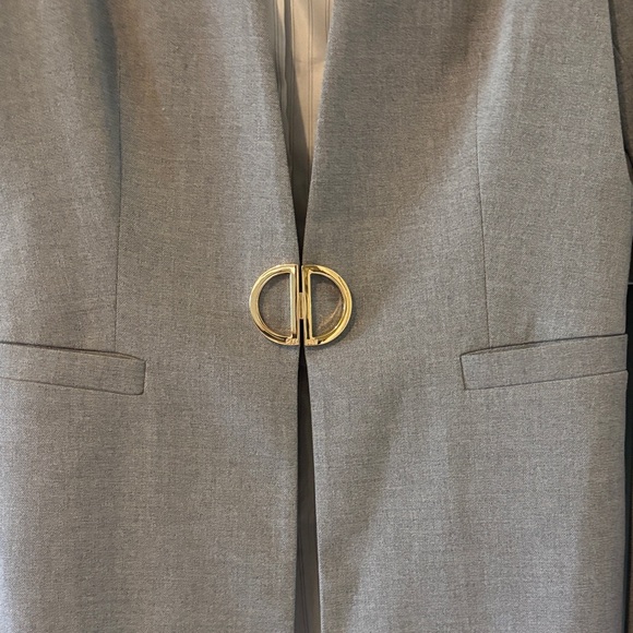 DKNY Gray Open-Front Blazer with Gold Ring Accent - Picture 5 of 9